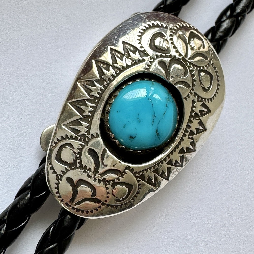 Navajo‎ Turquoise Bolo Tie Shadow Box Hand Stamped Skeets Sterling Native Amer - Picture 2 of 8